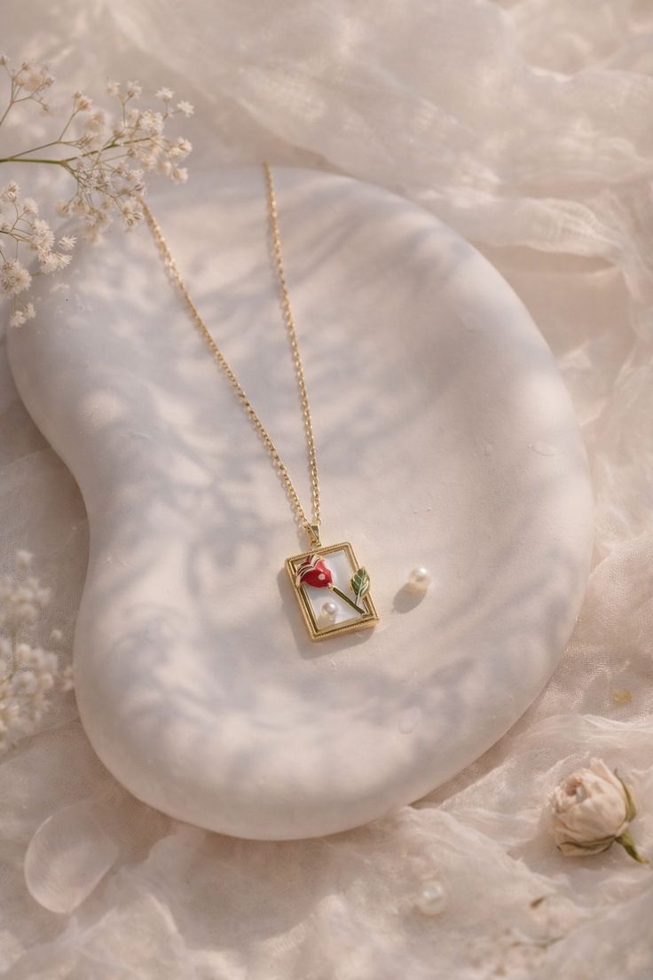 beautiful rose necklace